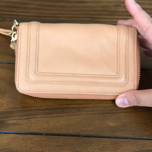 New Tory Burch Cream Clutch / Wristlet - Picture 3 of 4